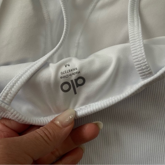 Bundle alo Goddess Ribbed Bandeau Top + Goddess Ribbed Cross Crop Top - Picture 7 of 16